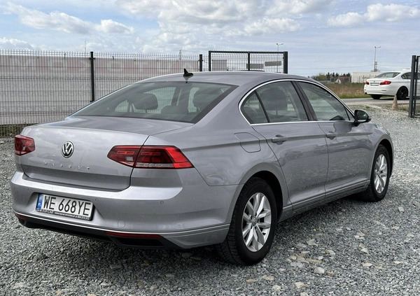 Volkswagen Passat cena 79900 przebieg: 113900, rok produkcji 2019 z Wojkowice małe 466